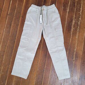 NWT Bagatelle Khaki cropped pants - size XS - cargo